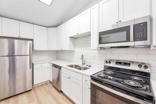 University Village at Walker Road in Jackson, TN - Building Photo