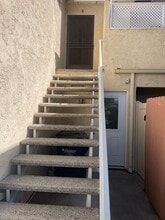 16522 Hillview Cir, Unit B in Huntington Beach, CA - Building Photo - Building Photo