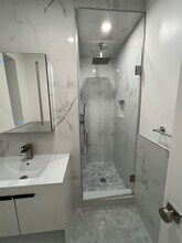 20 Church St, Unit B23 in Greenwich, CT - Foto de edificio - Building Photo