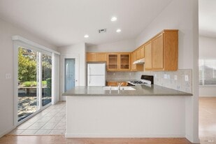 332 Watson Hollow Dr in Rio Vista, CA - Building Photo