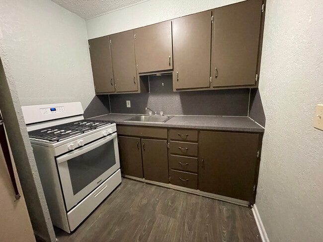 property at 404 E Madison St