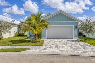 163 Cambria Ln in Naples, FL - Building Photo