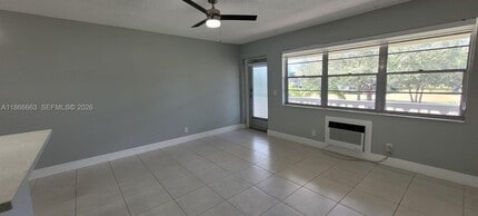 202 Canterbury I in West Palm Beach, FL - Building Photo - Building Photo
