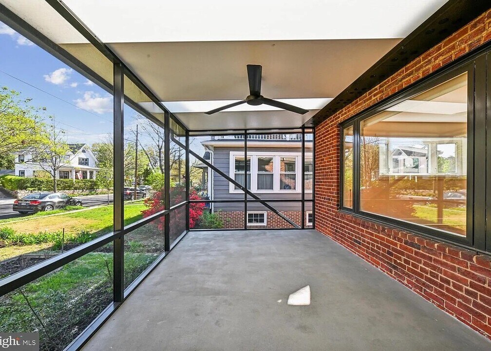 22502 SE 267th St in Maple Valley, WA - Foto de edificio