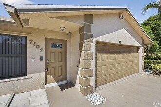 7107 181st Ct N in Jupiter, FL - Building Photo - Building Photo