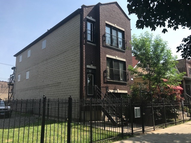 4114 W Maypole Ave in Chicago, IL - Building Photo