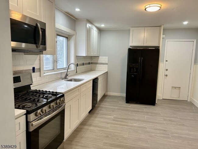 227 N 15th St in Bloomfield, NJ - Building Photo - Building Photo