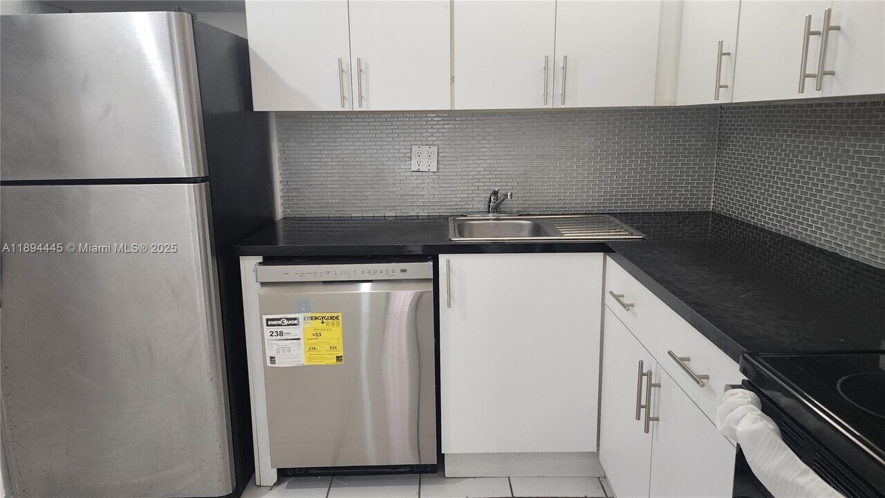 8301 SW 142nd Ave in Miami, FL - Building Photo