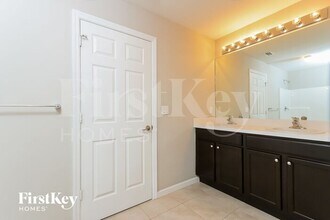 1751 SW Angelo St in Port St. Lucie, FL - Foto de edificio - Building Photo