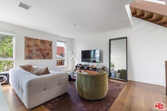 1902 Liberty Ct in Los Angeles, CA - Building Photo - Building Photo