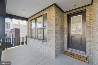 42051 Night Nurse Cir in Ashburn, VA - Building Photo - Building Photo