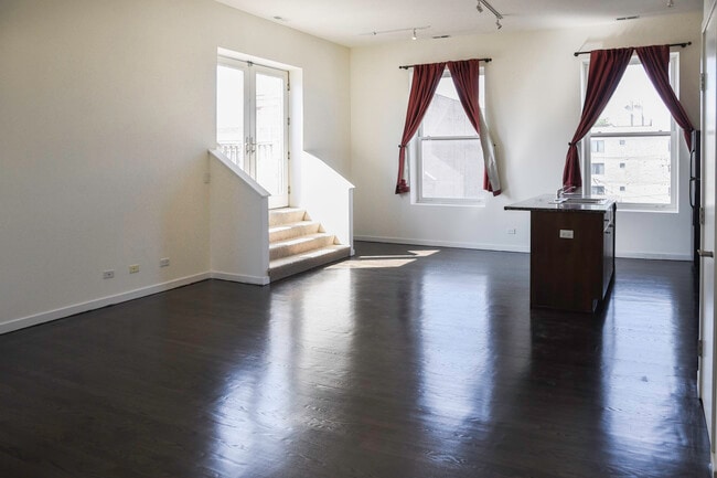 2409 W North Ave, Unit 3