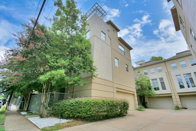 property at 1118 Columbus St