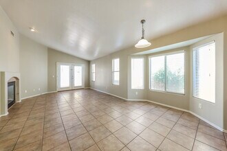 11402 W Davis Ln in Avondale, AZ - Building Photo - Building Photo