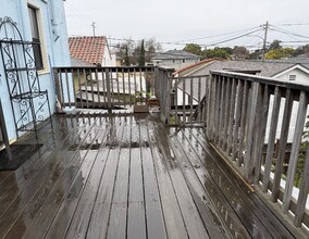 215 Pacific Ave in Alameda, CA - Foto de edificio - Building Photo