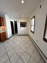187 Belmont St, Unit #1 in Everett, MA - Foto de edificio - Building Photo
