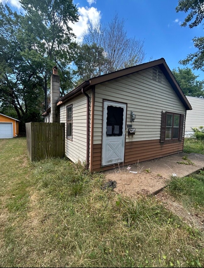 10113 Count Dr in St. Louis, MO - Foto de edificio - Building Photo