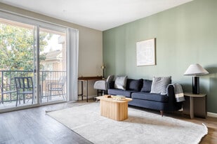 121 Roble Rd in Walnut Creek, CA - Building Photo