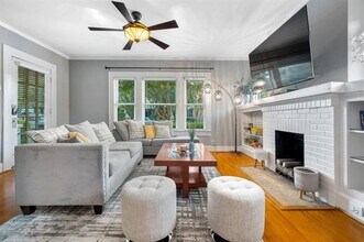1028 Haines Ave in Dallas, TX - Building Photo - Building Photo