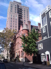 2013 Locust St, Unit 1 in Philadelphia, PA - Building Photo - Building Photo