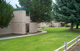 Meadowbrook in John Day, OR - Building Photo - Building Photo