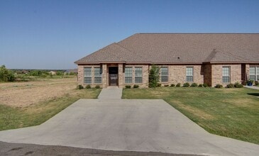 1097 Grindstone Rd in Weatherford, TX - Building Photo - Building Photo