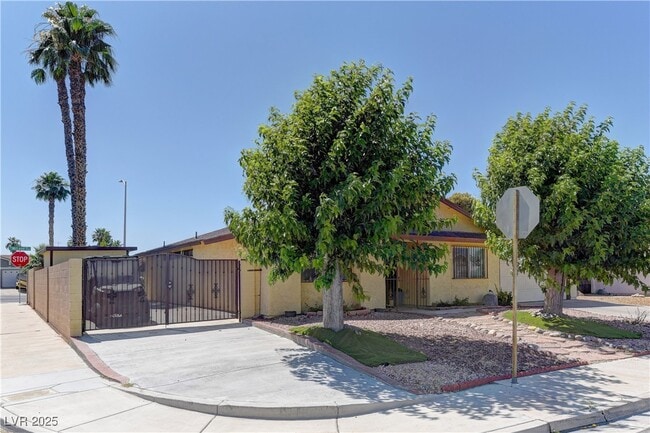 property at 4553 Balfour Dr