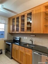 890 Farmington Ave in West Hartford, CT - Building Photo - Building Photo