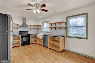 2830 S Hill Camp Rd in Pottstown, PA - Building Photo - Building Photo