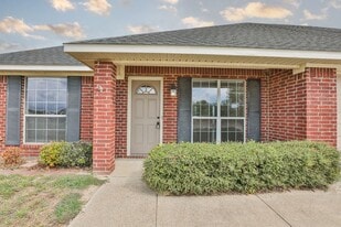 12466 County Rd 499 in Lindale, TX - Building Photo