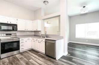 8102 Lake Bend Dr in Rowlett, TX - Building Photo - Building Photo