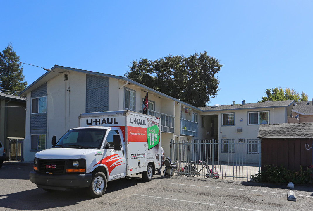 1880 Robin Ln in Concord, CA - Building Photo