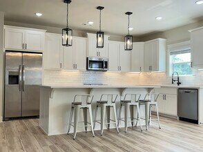 27 Shropshire Dr in Bella Vista, AR - Foto de edificio - Building Photo