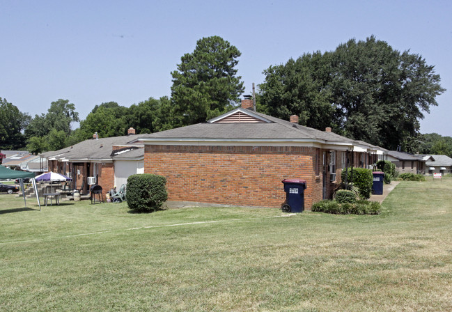 The Gage Gardens in Memphis, TN - Building Photo - Building Photo