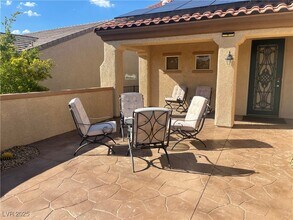 2412 Ozark Plateau Dr in Henderson, NV - Building Photo - Building Photo