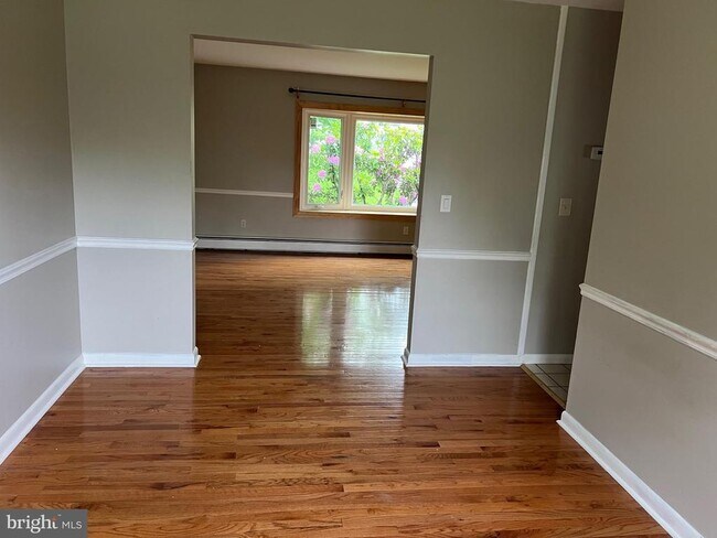 7711 Farmdale Ave in Harrisburg, PA - Building Photo - Building Photo