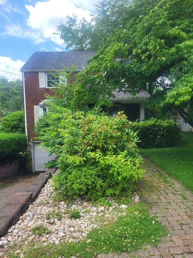 property at 1454 Stanley Dr