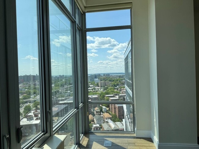 1524 Sheepshead Bay Rd in Brooklyn, NY - Building Photo - Building Photo