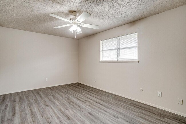 1610 Crestridge Dr-Unit -1610 Crestridge in Cleburne, TX - Building Photo - Building Photo