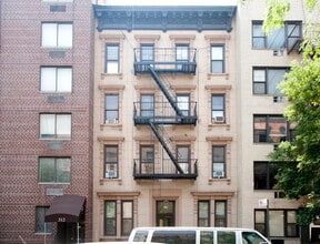 310 E 85th St in New York, NY - Building Photo - Building Photo