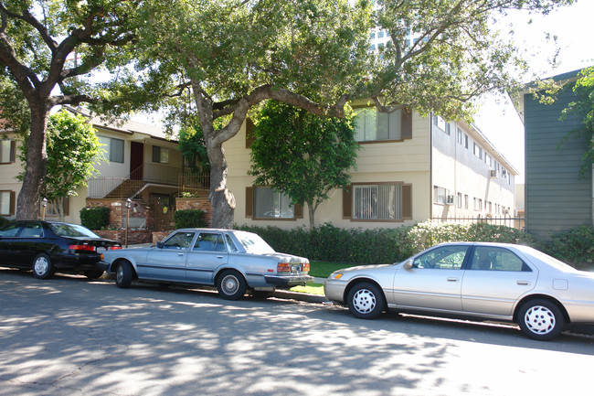 314-320 Burchett St in Glendale, CA - Building Photo - Building Photo