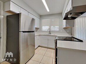 7562 W Turney Ave in Phoenix, AZ - Building Photo - Building Photo