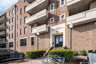 1040 Broadway St, Unit 306 in Homewood, AL - Building Photo - Building Photo