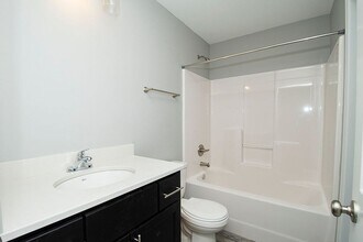 3912 Scorpio Dr SE in Mandan, ND - Building Photo - Building Photo