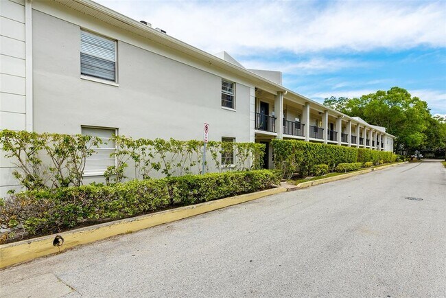 5221 Bayshore Blvd in Tampa, FL - Building Photo - Building Photo