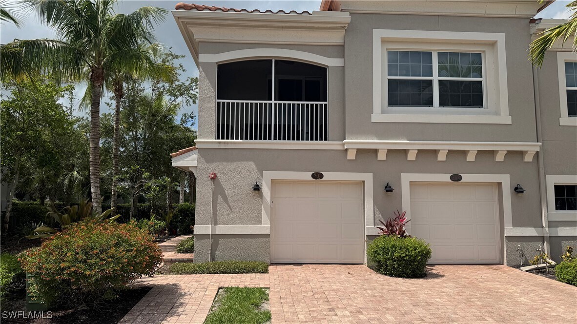 8510 Violeta St in Bonita Springs, FL - Foto de edificio