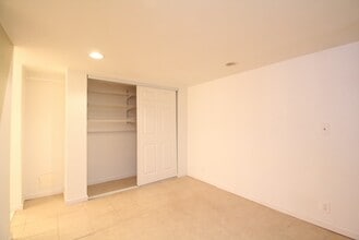 1705 Fairacres Drive, Unit Lower Unit in Greeley, CO - Foto de edificio - Building Photo