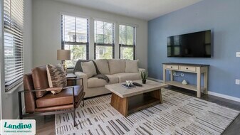 6850 Foxtail Palm Wy, Unit 2202 in Bradenton, FL - Building Photo