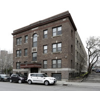 Commodore Apartments in Minneapolis, MN - Building Photo - Building Photo