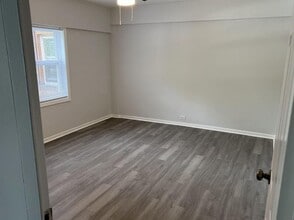 7327 N Rogers Ave in Chicago, IL - Building Photo - Building Photo